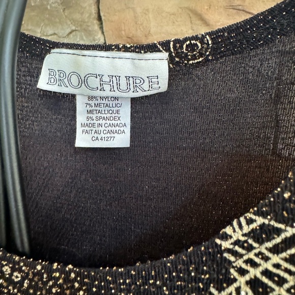 Brochure tank with some bling!💍 - Picture 4 of 5